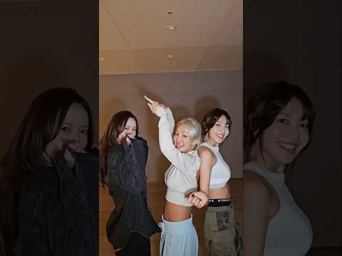 #RetroRomance with #SooYoung #YOONA#수영 #윤아 #RR #HYO #효연 #소녀시대 #shorts thumbnail