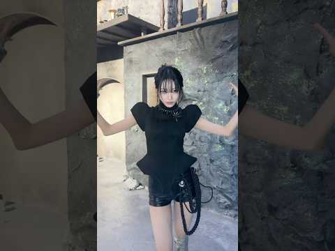 똑바로 봐 👀 thumbnail