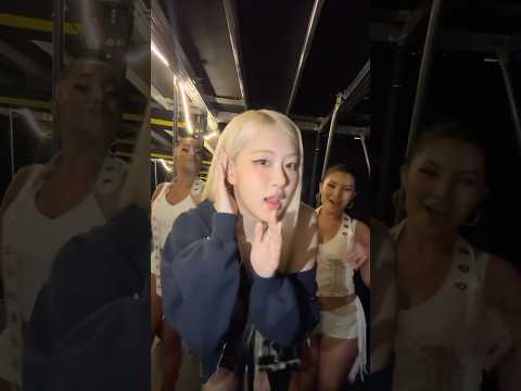 hold on, I’m on my wayyyy #ROSÉ_BRUNO_APT thumbnail