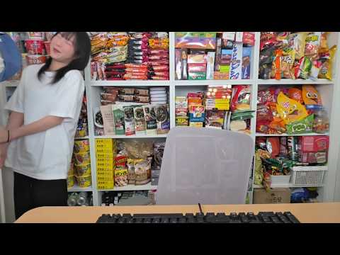 새로운 간식창고 대공개(Feat.팝업도 대공개) thumbnail