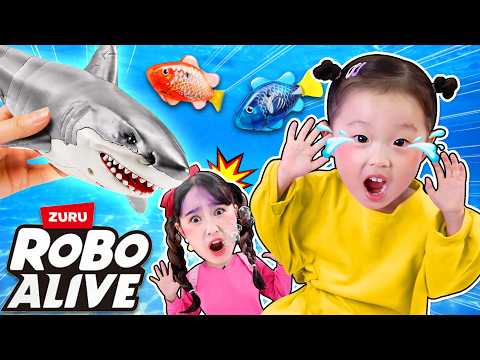 상어가 아기를 쫒아와요!!🦈💥｜로보얼라이브 샤크 장난감 놀이｜Robo Alive Shark Toy Play with KIDS thumbnail