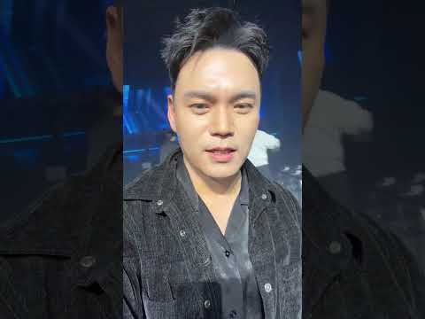 마지막회를 앞두고 텅빈 무대 앞 thumbnail