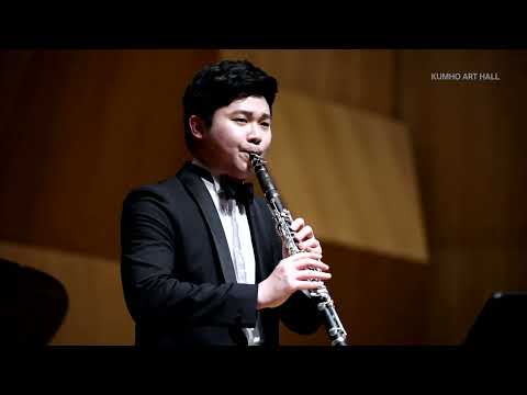 Han Kim plays Prelude for solo clarinet in B-flat Major by Krzysztof Penderecki thumbnail