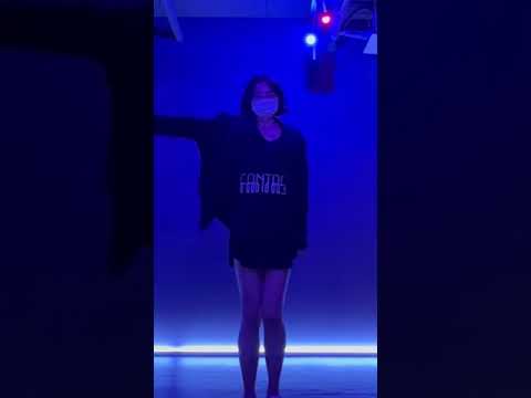 브아걸 미료가 선보이는 (여자)아이들의 'Super Lady' Cover Dance! thumbnail