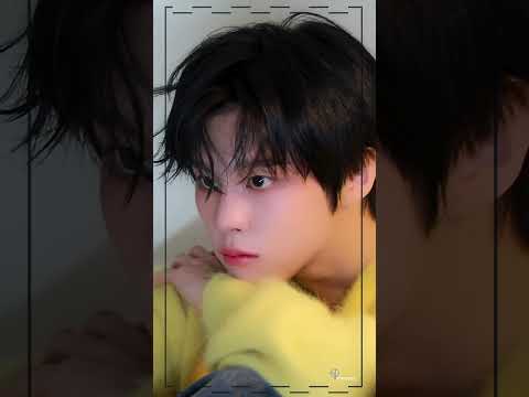 화보 장인 #김우석 is Back! 🌸✨ thumbnail