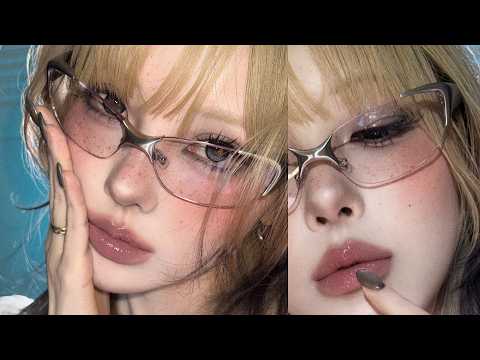 🖤핀터 감성 스모키 메이크업🖤 Smokey Freckled Makeup thumbnail